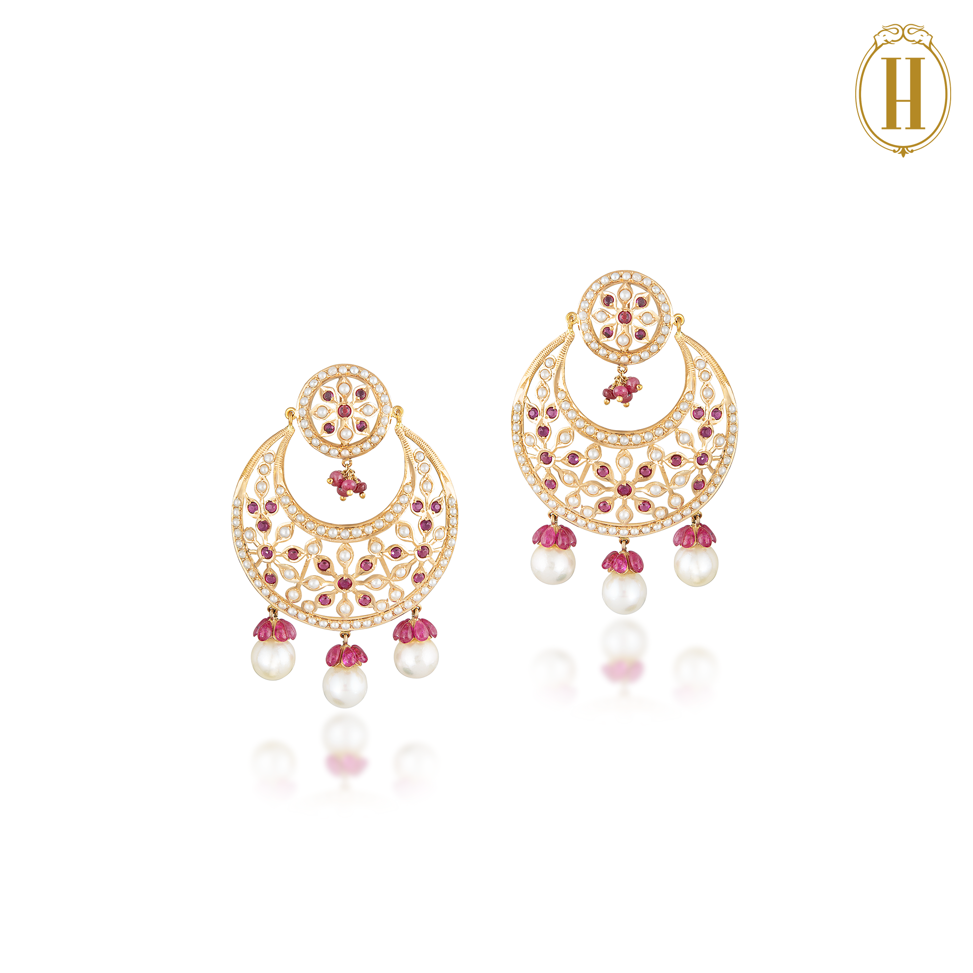 Gold pink colored earring
