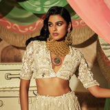 The-Vintage-Voyage-Vintage-Voyage-Handcrafted-Bridal-Gold-Set-2