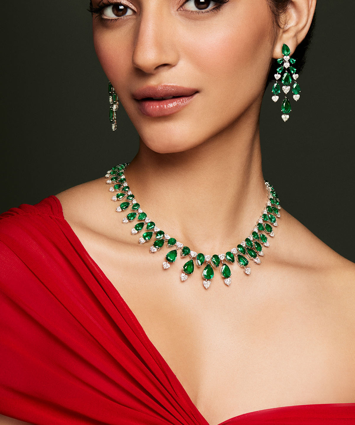 Legacy-Collection-Legacy-Emerald-and-Diamond-Classic-Necklace-Set-1