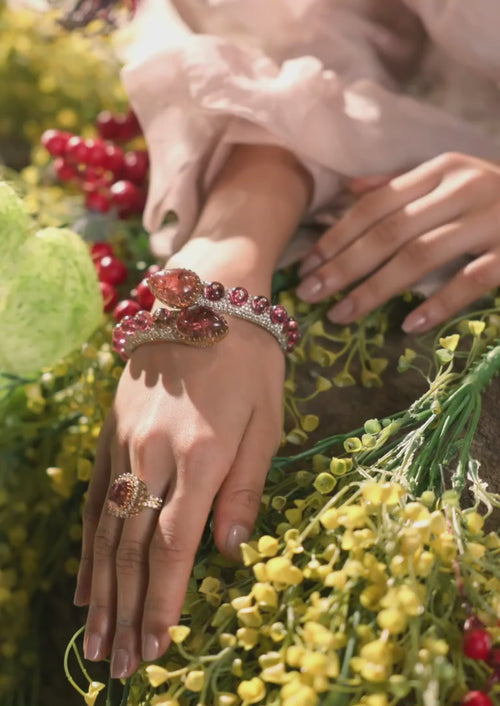 HZL-Fiona-Collection-grid-video-3